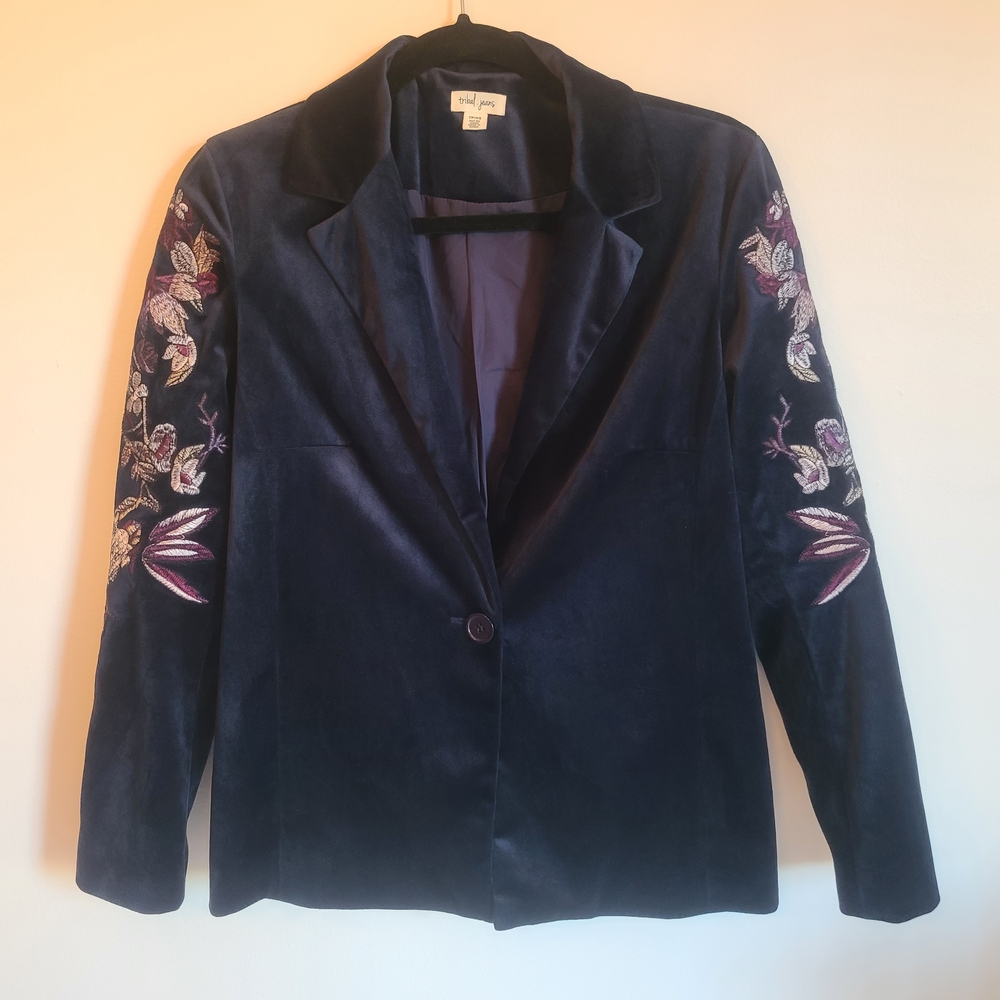 Gorgeous Dark Navy Blue Velvet Jacket with Floral Embroidery